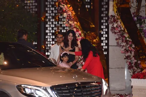 Shah Rukh, Aishwarya, Katrina, John at Ambani's Bash