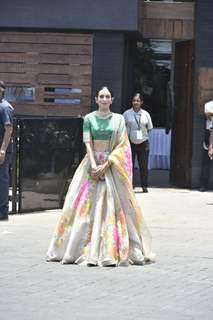 Karishma Kapoor at Sonam Kapoor and Anand Ahuja Wedding