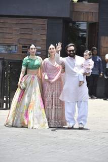 Karisma Kappor, Kareena Kapoor, Saif Ali Khan with Taimur at Sonam Kapoor and Anand Ahuja Wedding