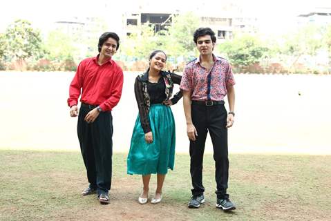 Munna, Pandit and Preeti in college of Yeh Un Dinon Ki Baat Hai