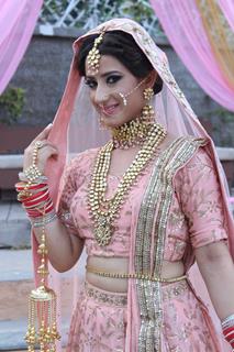 Bride look of Arohi (Aalisha Panwar) Stills from Ishq Mein Marjawan