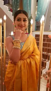 Mohena Singh aka Kirti at Mansi and Anmol Mehndi from Yeh Rishta Kya Kehlata Hai