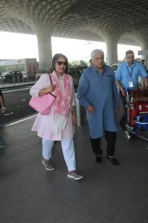 Celebs Snapped at Airport!