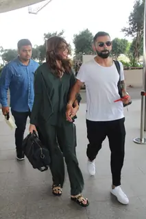 Virat-Anushka snapped at airport