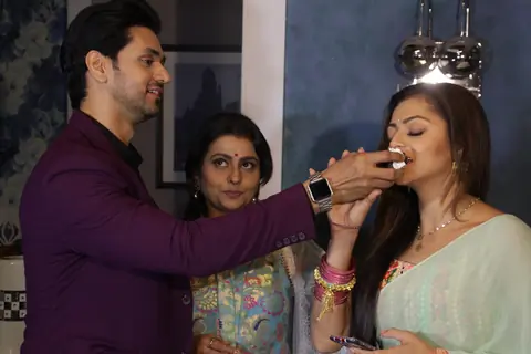 Shakti Arora aka Kunal Malhotra, Drashti Dhami at Silsila Badalte Rishton Ka celebration