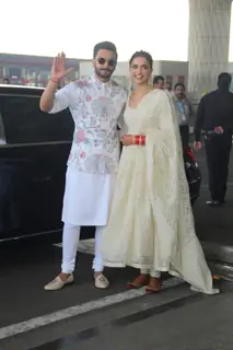 Ranveer- Deepika Leaving for Bangalore