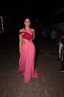 Kareena Kapoor spotted at backstage during Lux Golden Rose Awards