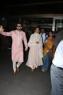 Ranveer-Deepika spotted at the airport