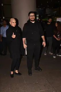 Sonali Bendre at Mumbai Airport
