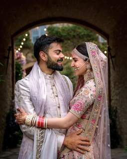Virat Kohli and Anushka Sharma wedding couple picture