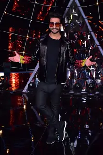 Ranveer Singh snapped on the sets of Indian Idol