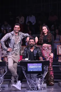 Ranveer Singh with Sara Ali Khan and Remo Dsouza on the sets of Dance Plus 4