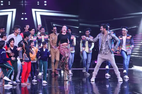 Ranveer Singh with Sara Ali Khan on the sets of Dance Plus 4