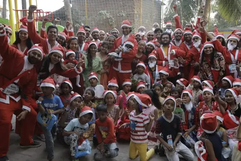 Kunal Kapoor snapped at Santa charity run