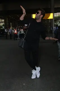 Manish Paul Snapped at Airport