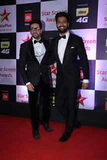 Ayushmann Khurrana and Vicky Kaushal at Star Screen Awards 2018