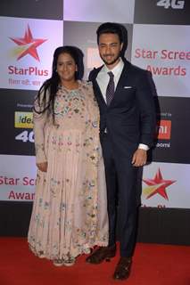 Aayush Sharma with wife Arpita Khan Sharma Star Screen Awards 2018