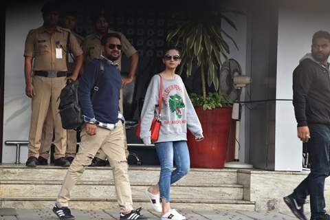 Alia Bhatt snapped at Mumbai Airport