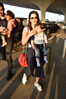 Sunny Leone with family spotted at Airport