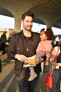 Sunny Leone with family spotted at Airport