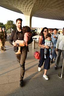 Sunny Leone with family spotted at Airport