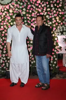 Salim Khan and Sohail Khan at Kapil Sharma and Ginni Chatrath's Live Reception, Mumbai
