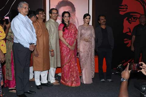 Nawazuddin Siddiqui with Amrita Rao, Udhav Thackeray and others at Thackeray movie trailer launch