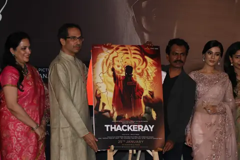 Nawazuddin Siddiqui with Amrita Rao and Uddhav Thackeray at Thackeray movie trailer launch