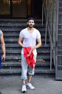 Kartik Aaryan spotted around the town