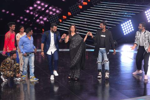 Maduri Dixit on Dance Plus 4 Sets