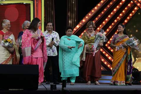 Sara Ali Khan, Helen, Aruna Irani, Saroj Khan snapped at Marathi Taraka Awards 2019