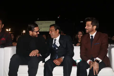 Aamir Khan, Dharmendra and Anil Kapoor at Umang Event