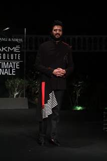Riteish Deshmukh snapped at Lakme Fashion Week