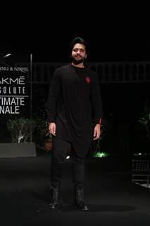 Jackky Bhagnani snapped at Lakme Fashion Week