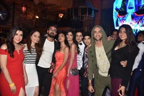 ALTBalaji hosts glamorous prom night to remember!