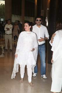 Bollywood celebrities at Vikram Phadnis mother's prayer meet