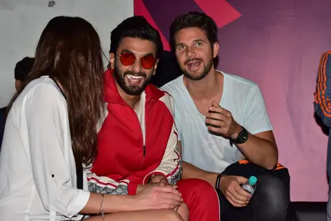B-town actor Ranveer Singh makes a special apperance for fans