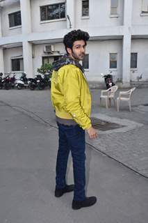 Kartik Aaryan visits the sets of Super Dancer 3!