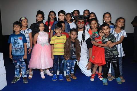 Vidyut Jammwal snapped with Children