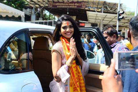 Cast of Junglee visit Sidhivinayak temple