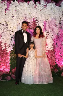 Abhishek Bachchan, Aaradhya Bachchan and Aishwarya Rai Bachchan at Ambani Wedding!