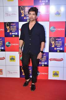 Himesh Reshammiya at Zee Cine Awards!