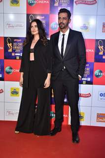 Arjun Rampal papped at Zee Cine Awards!