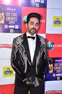 Ayushmann Khurrana papped at Zee Cine Awards!