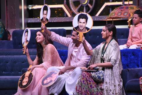 The cast of Kalank at the sets of Super Dancer 3!