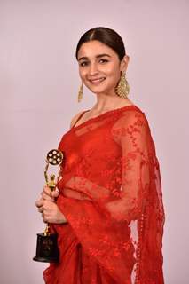 Alia Bhatt grace the REEL Awards with their appearance!