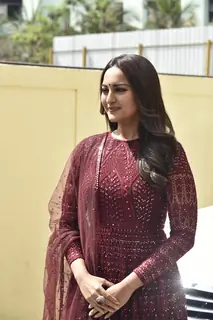 Celebrities snapped at 'Kalank' Trailer launch!