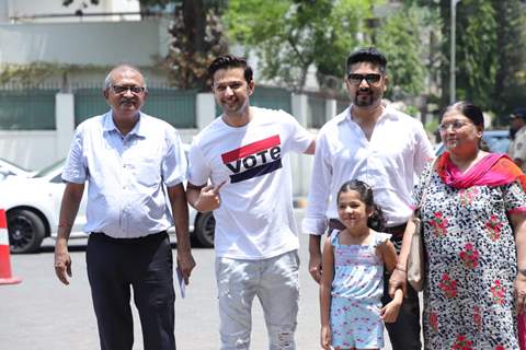 Bollywood celebrities cast their Vote!