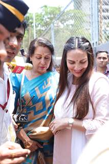 Bollywood celebrities cast their Vote!