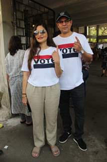 Bollywood celebrities cast their Vote!